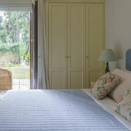 Vila Halu! #alkmini - Exclusive Sani With Pool